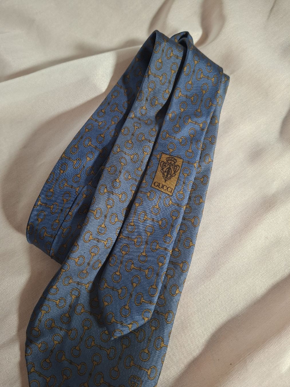 Gucci Cravatte: Cravate Gucci - 100% soie  – Usato da Lausanne venduto da Super-cerise 2