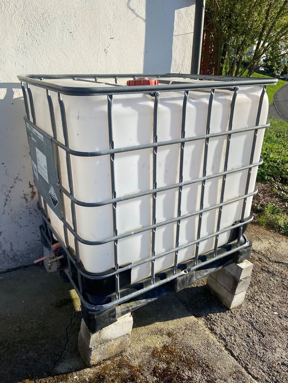 Wassertank mit Kunststoffpalette (Gebraucht) in Kestenholz für CHF 32 ...