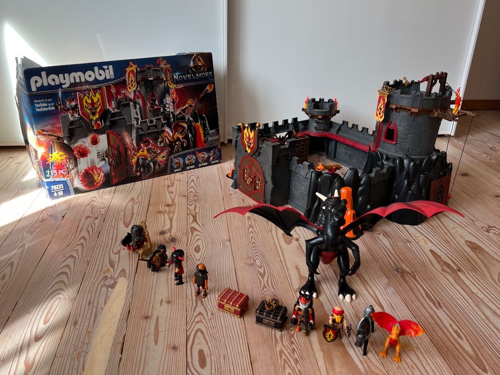 Playmobil Giocattoli: Grosse Playmobil Burg – Usato da Aesch BL venduto da jroemer
