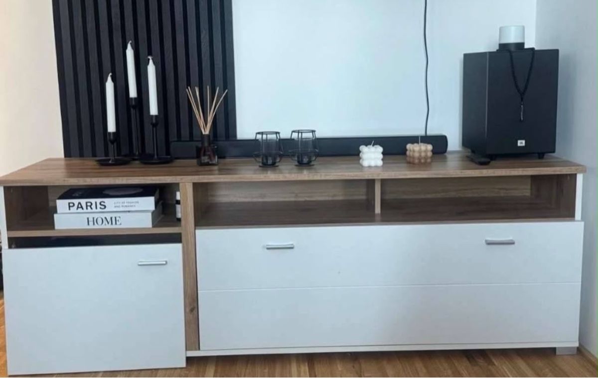 Mobili TV: Sideboard mit viel Stauraum, modern – Usato da Diepoldsau venduto da Sabina_Nussbaumer