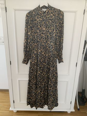 Edles Dea Kudibal Kleid Seide florales Muster