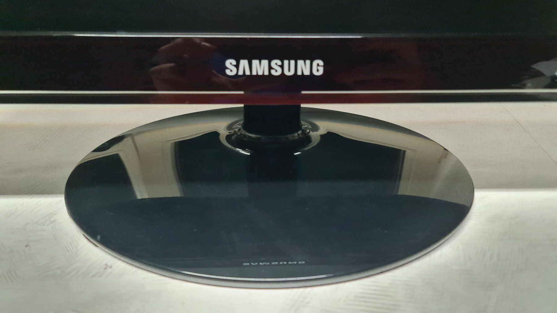 Samsung Monitore: Samsung 24 Zoll PC Bildschirm – Gebraucht aus Uerkheim von Justi.y 4