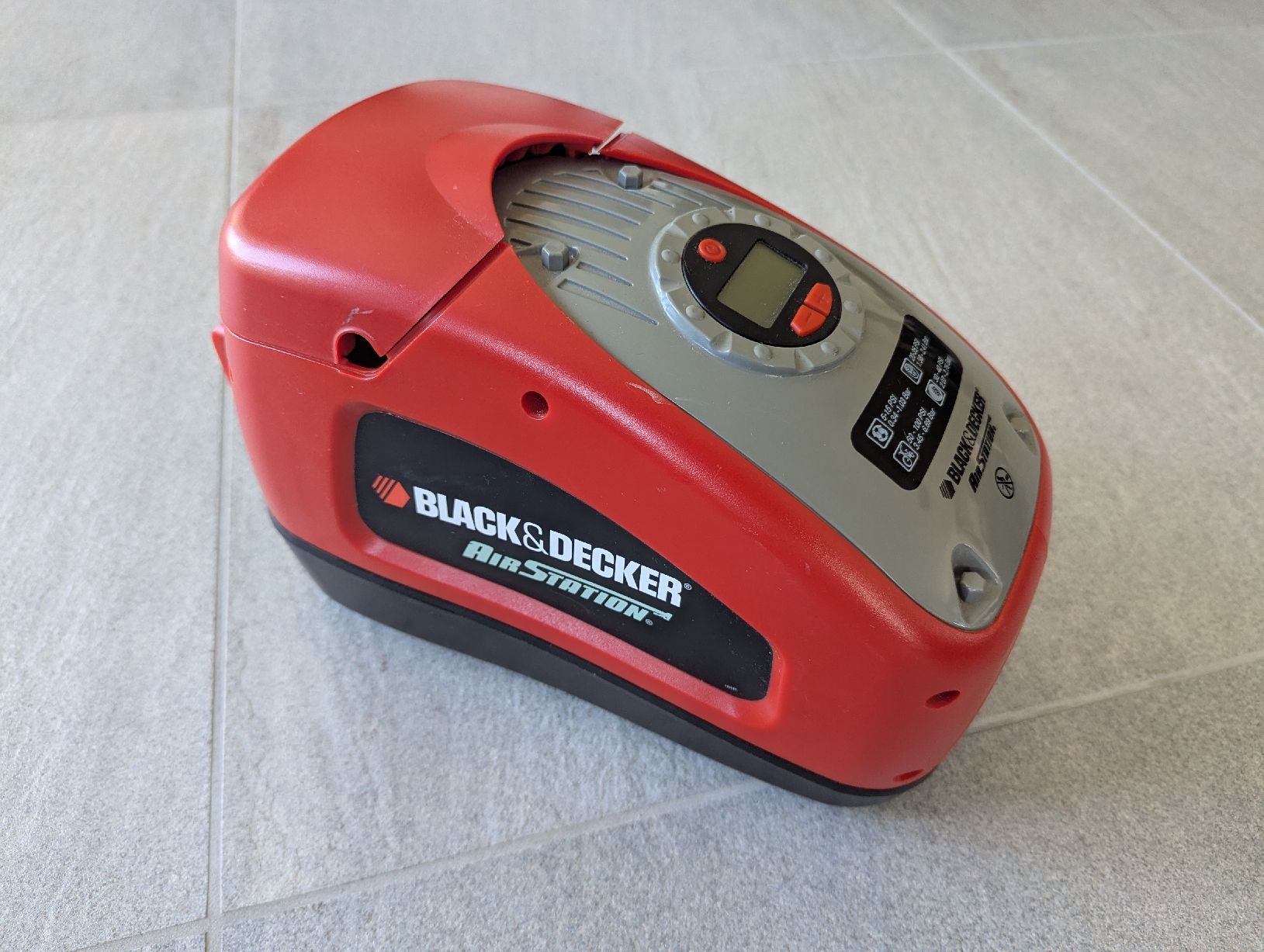 Kompressoren: Black&Decker Air Station Kompressor 12V / 230V – Gebraucht aus Oberglatt ZH von dmugioiu