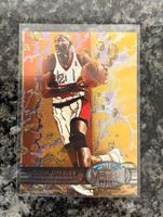 NBA Clyde Drexler Skybox Metal Universe Card