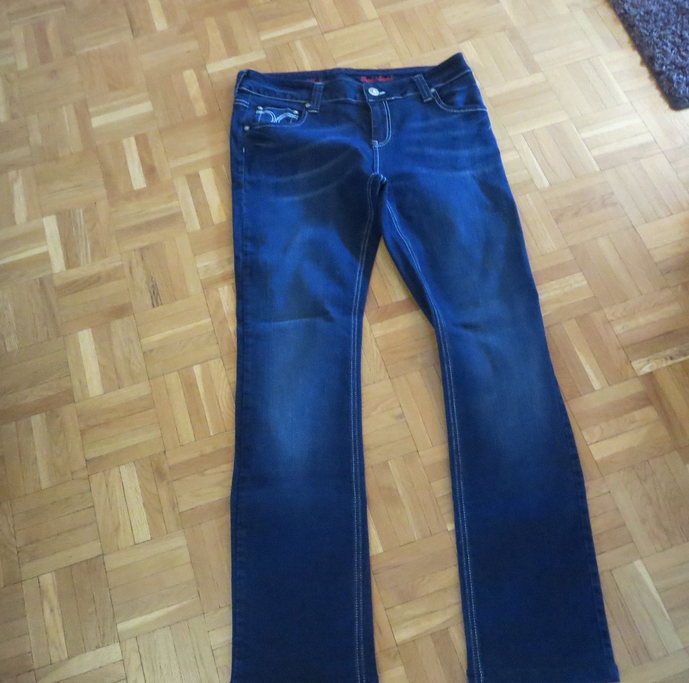 Jeans: Dunkle Damen Jeans /Grösse 42 – Usato da Wallisellen venduto da Arvenstube