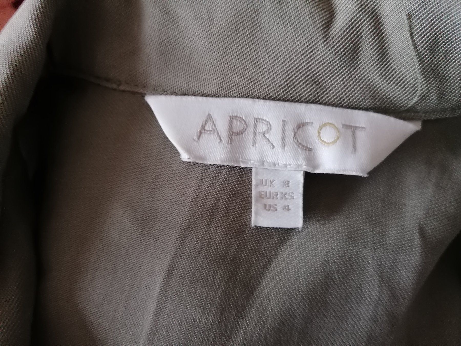 Vestiti: Apricot Utility Kleid Khaki XS – Usato da Liebefeld venduto da Ochotona 5