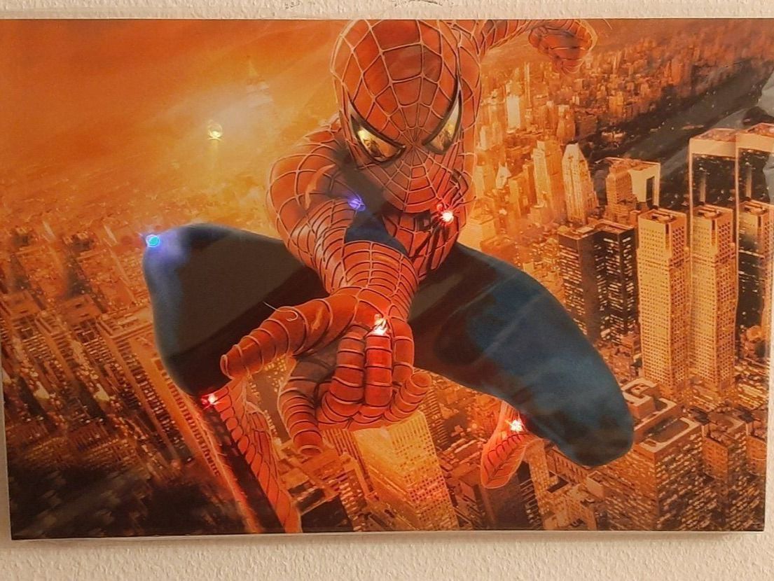 Poster & Bilder: Spiderman in action LED Leuchtbild – Neu und originalverpackt aus Kilchberg ZH von ruedi34 2