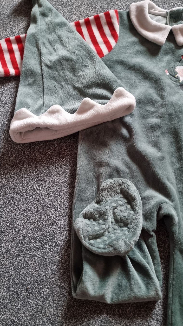 Pyjamas: Pyjama Noël 81 – D'occasion à Les Breuleux par Mily1991 2