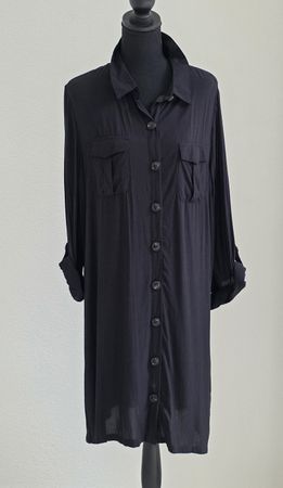 Schwarzes Hemdblusenkleid mit Taschen, Grösse XL