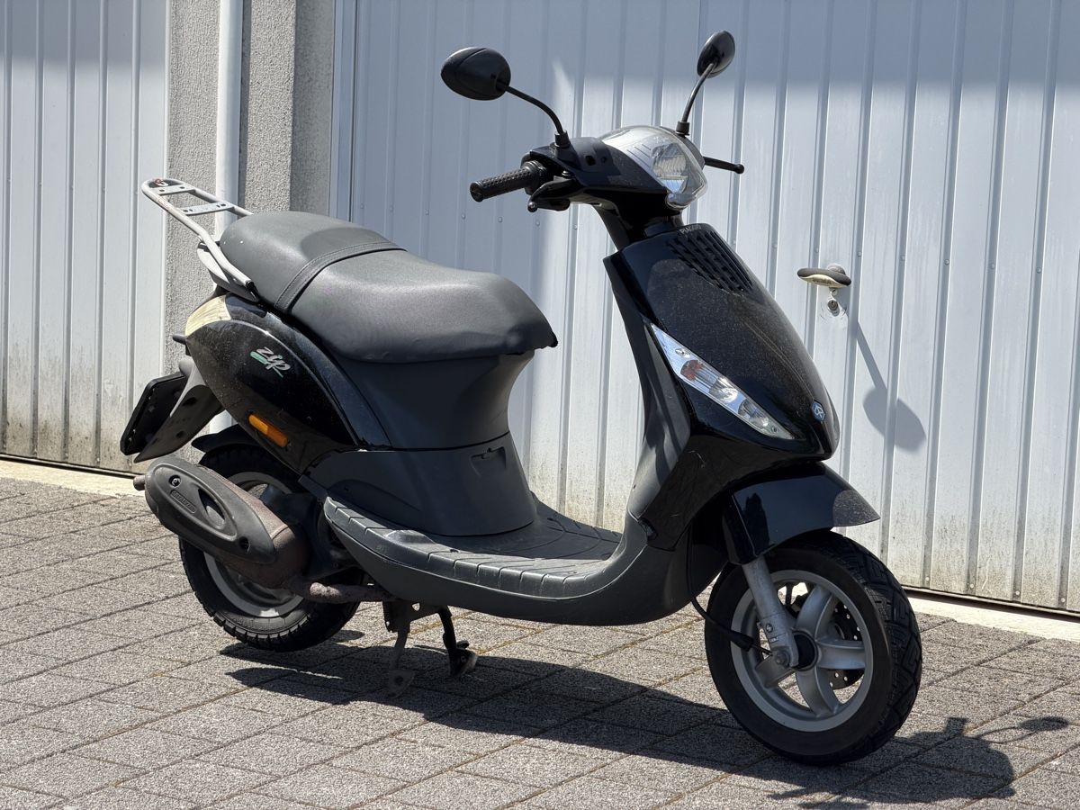 Piaggio Scooter: Piaggio Zip 50 – Usato da Meggen venduto da leupimoto 4