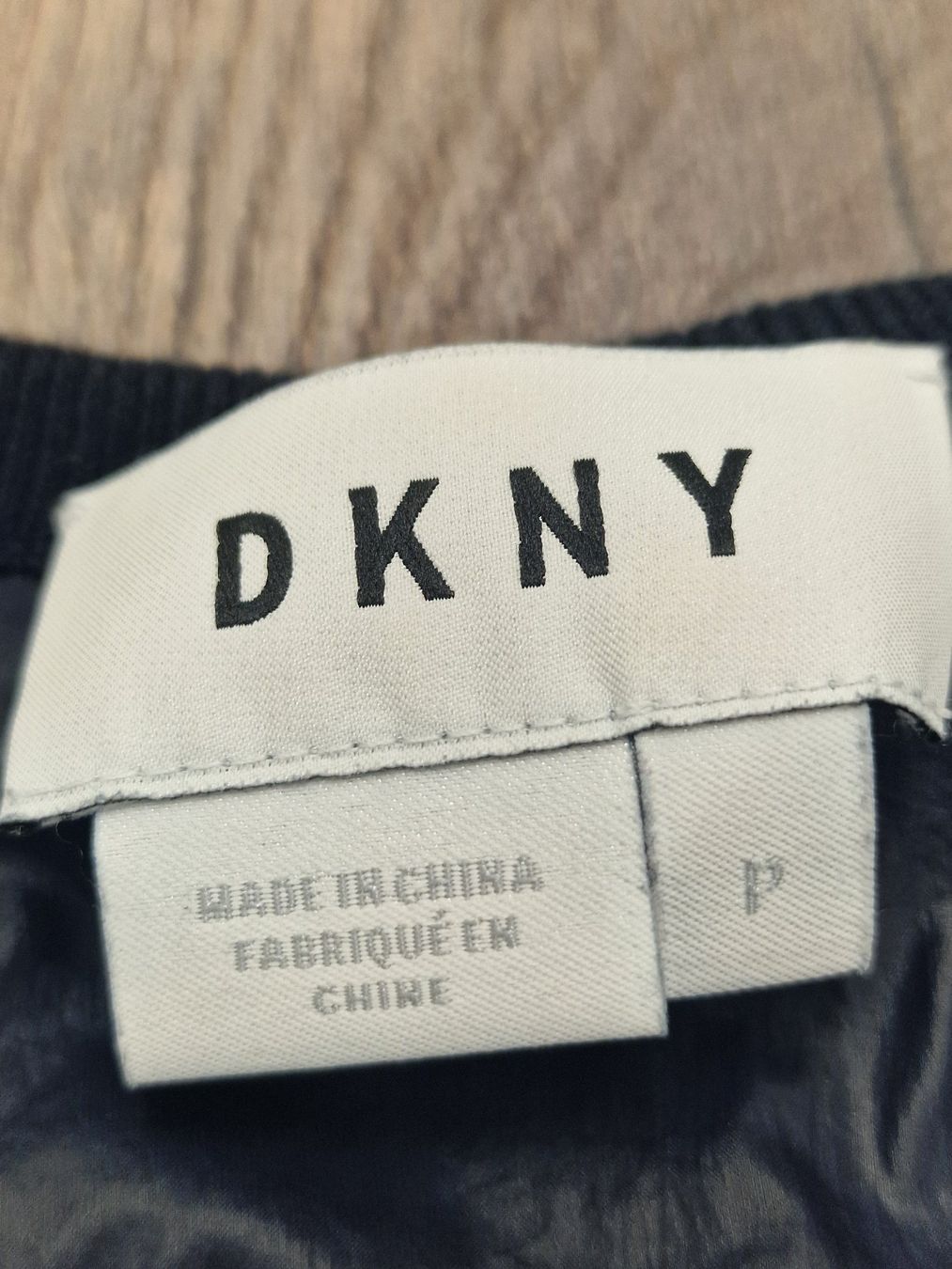 DKNY Maglioni & Felpe: DKNY Baumwoll Pullover dunkelblau Gr S top Zustand – Nuovo (secondo la descrizione) da Meierskappel venduto da HeartWear 1