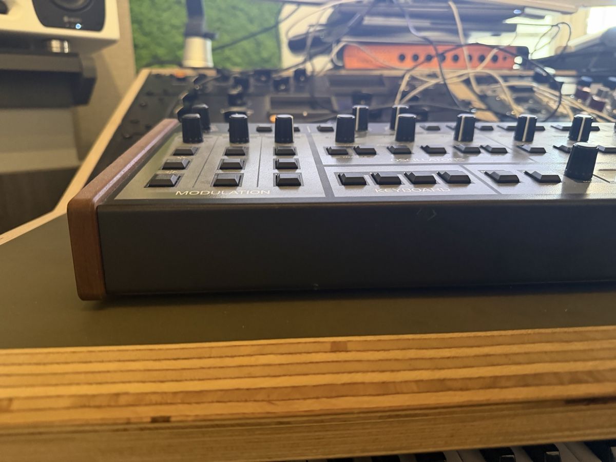 Oberheim Electronics Instruments de musique: Oberheim OBX8 Synthesizer Desktop - Good Condition – D'occasion à Vordemwald par gerard.green 3