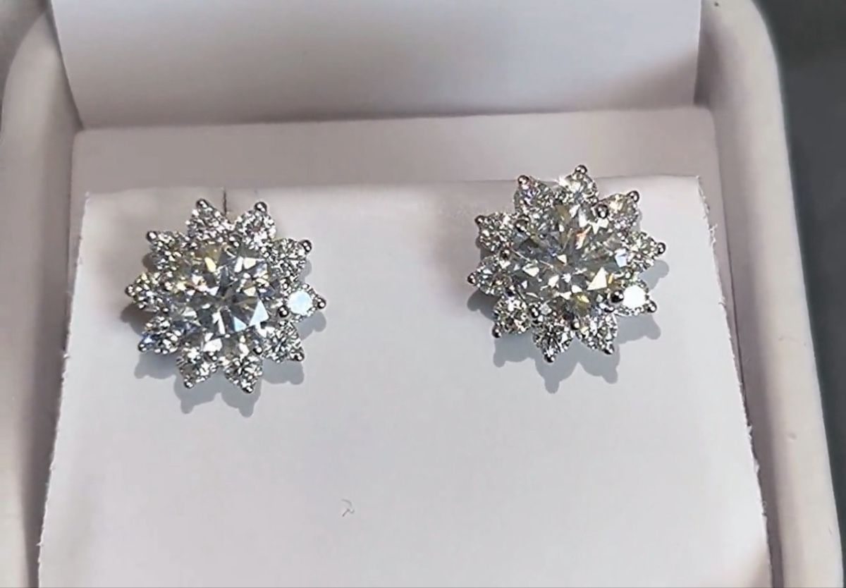 Orecchini pendenti & Orecchini a lobo: Moissanit Blumen Ohrstecker – Nuovo (secondo la descrizione) da Horgen venduto da ll.27