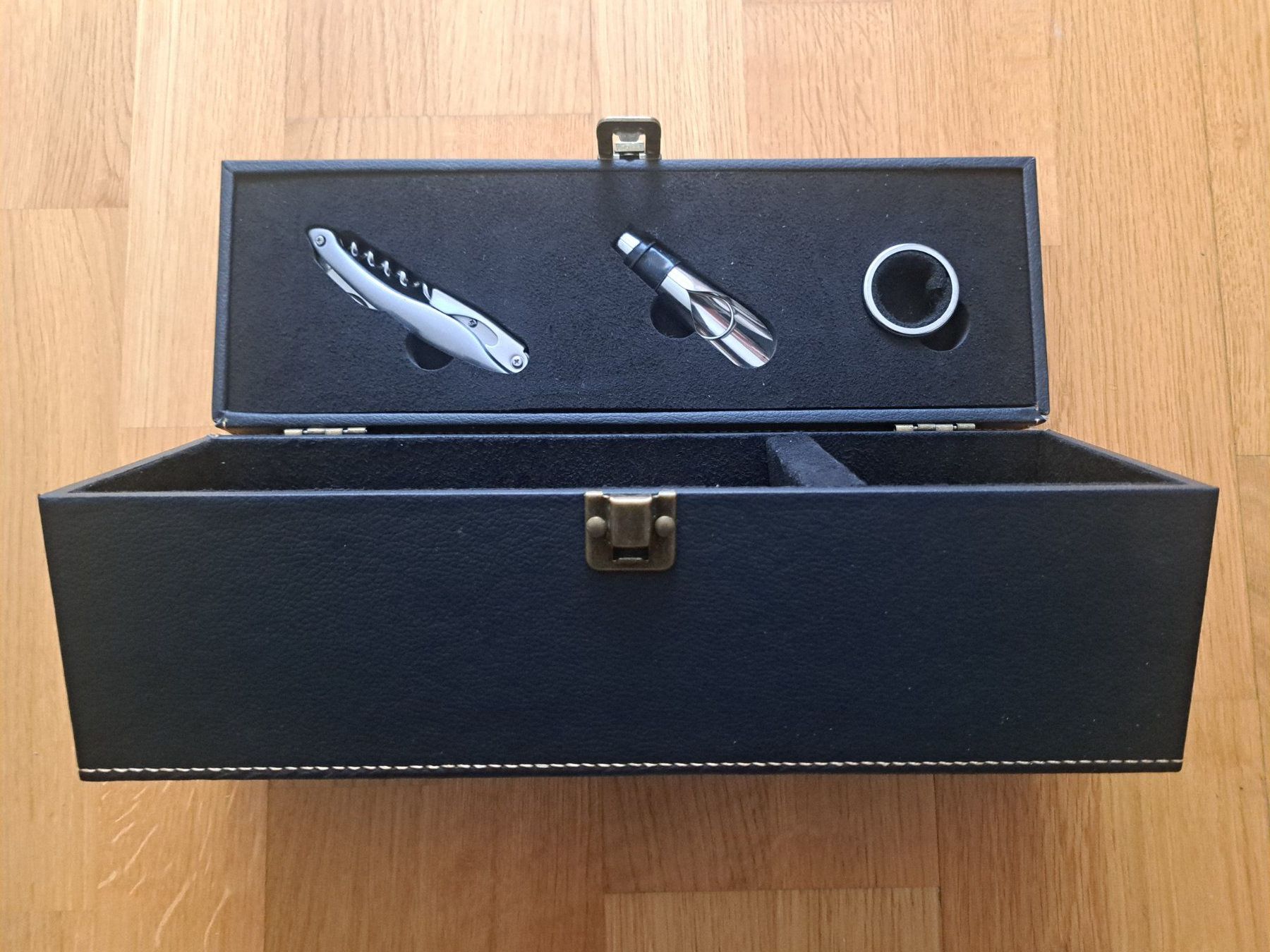 Altro: Edle Wein-Geschenkbox mit Zubehör – Usato da Basel venduto da oliver21218 5