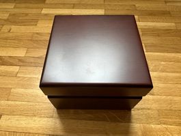 Uhren- und Schmuckkästchen aus Kirsch- und Rosenholz