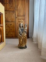 Madonnafigur 20. Jh. von Gotik inspiriert
