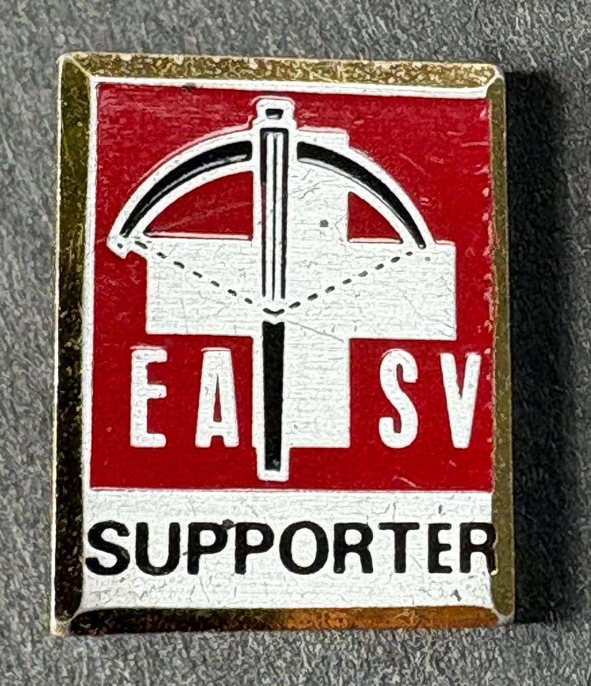 Plaquettes & Badges: ANSTECKNADEL ARMBRUST SUPPORTER – D'occasion à Ostermundigen par wini63