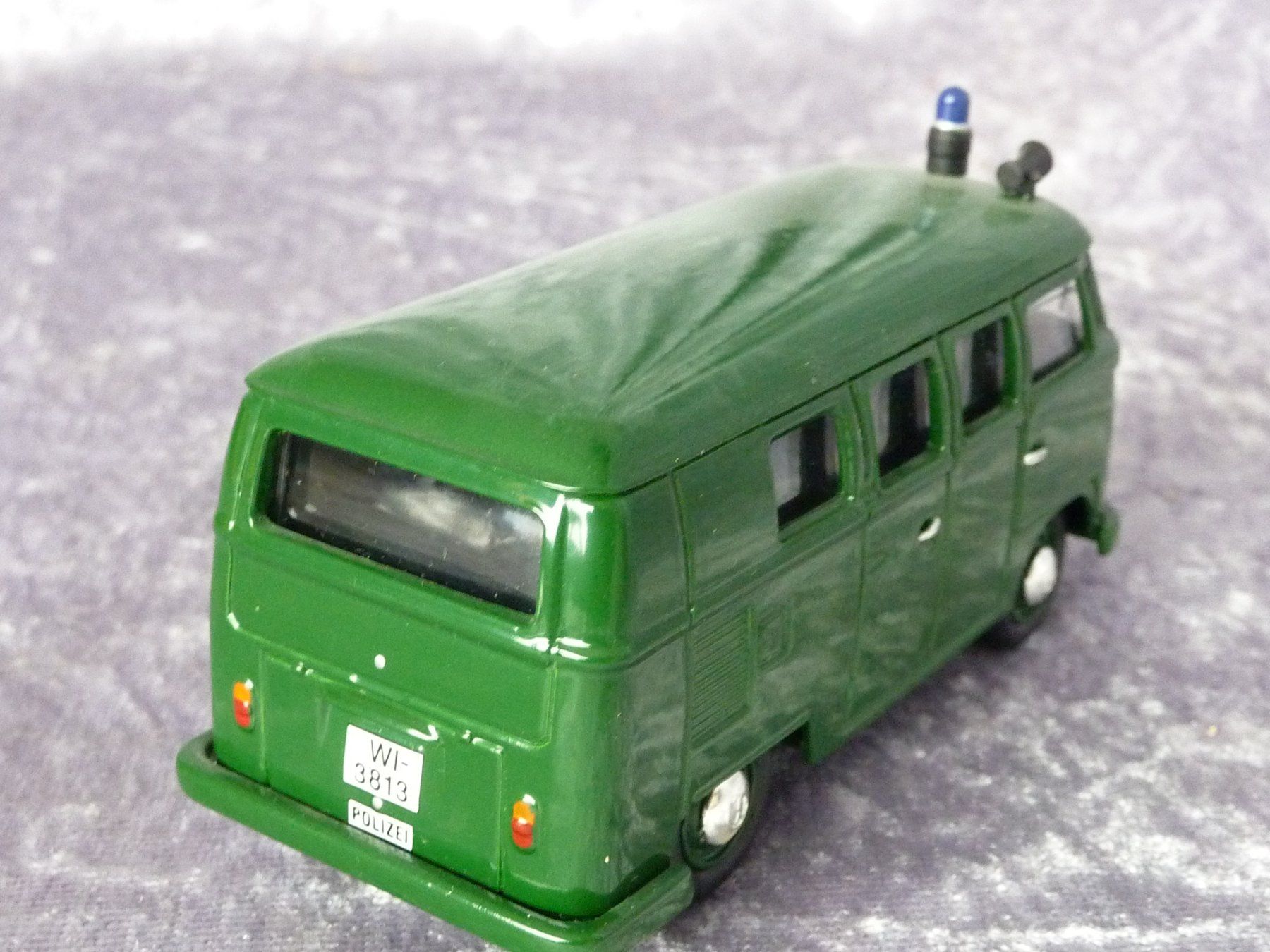 Volkswagen Modellini d'auto: VW Bus T1 Polizei  1:43 – Nuovo e nell'imballaggio originale da Dürrenäsch venduto da modellautos4you 3