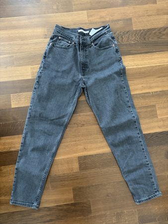 Jeans Mom Jean Levi‘s Grau Gr. 25