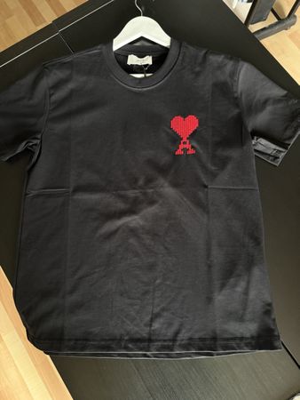 AMI Paris T-shirt with Ami de Coeur patch, size S.