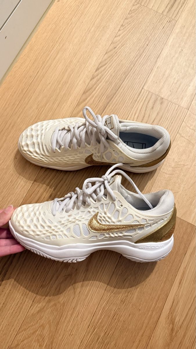 Nike Scarpe da donna: Nike Tennis Schuhe – Usato da Döttingen venduto da SenKirman