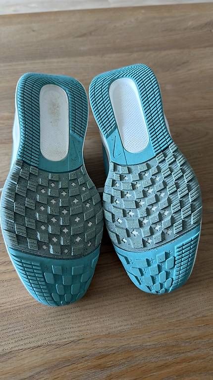 Scarpe da donna: Nike Laufschuhe Gr. 36.5 – Usato da Cham venduto da deltoro84 2
