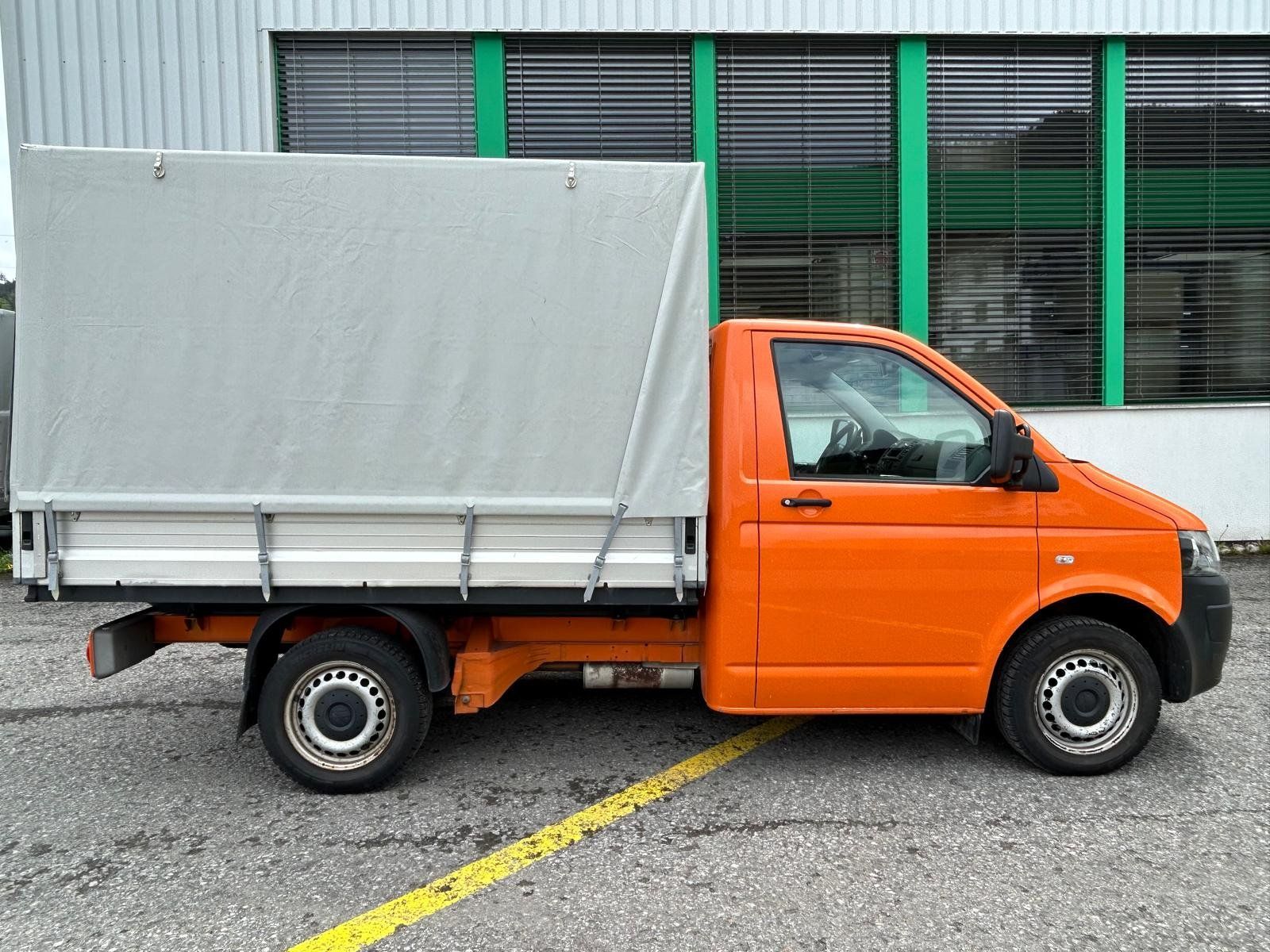 VW Véhicules utilitaires: VW T5 Transporter mit Brücke/ Verdeck – D'occasion à Rothenthurm par schwinger21 1