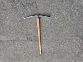 Spitzhacke mit Holzstiel 40cm gebraucht