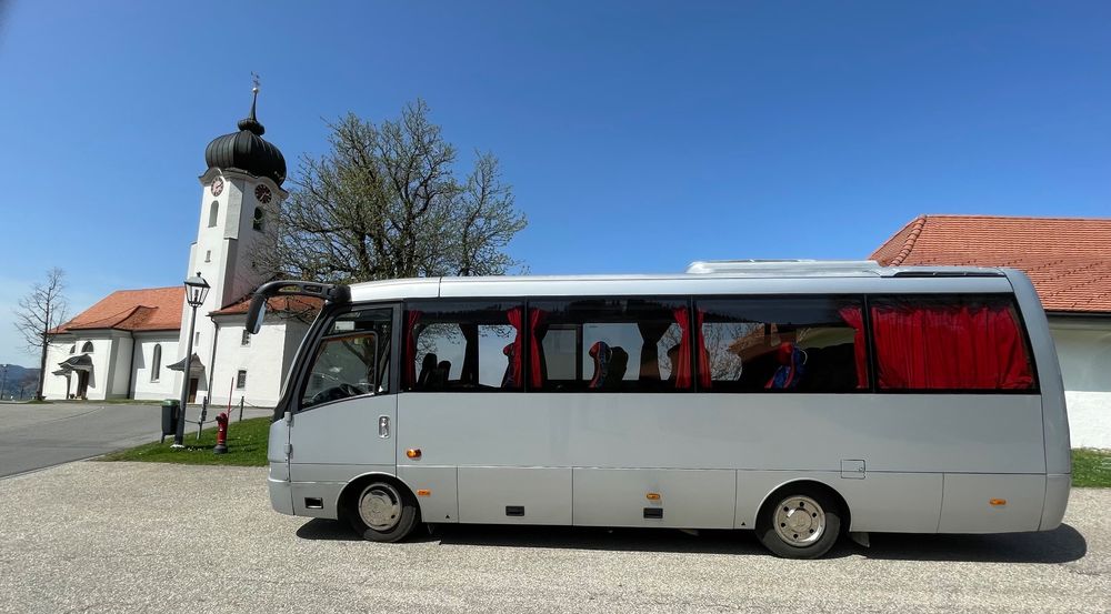 Rollstuhl Bus 19 Plätzer, bis 7 Rollstühle. Ev auch Camper