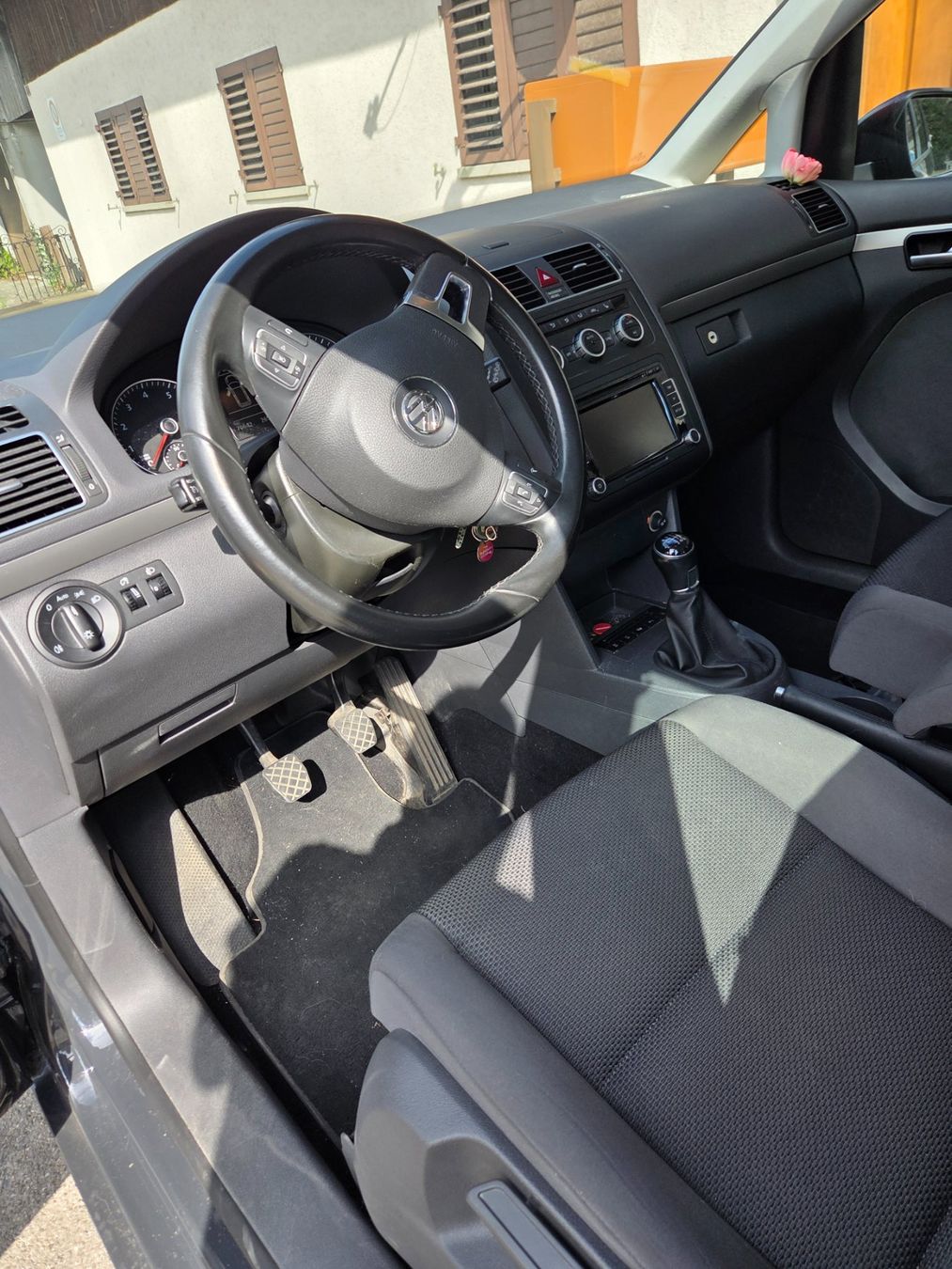 VW Automobili: VW TOURAN 1.2 BLUE MOTION – Usato da Bettwil venduto da Dodge74 5