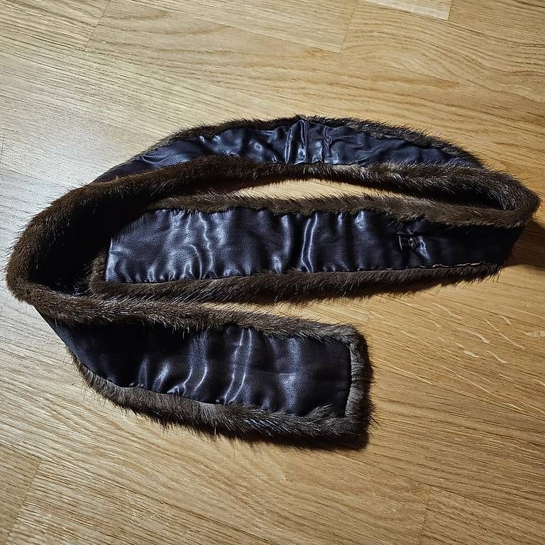 Foulard & Sciarpe: Véritable écharpe en Vison, excellent état  – Usato da Orbe venduto da Adaline.64 3