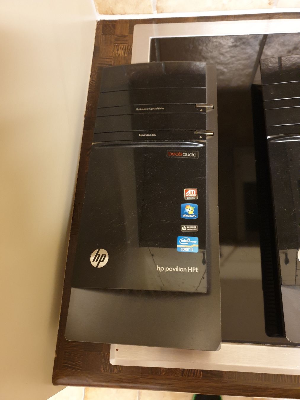 Hewlett Packard Custodie: HP Pavilion HPE  PC Gehäuse Front 2 Stück  – Usato da Ittigen venduto da Ziok187 1