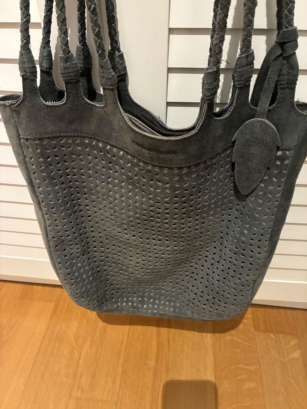 Borse da donna: Trendige Wildledertasche in grau.. – Nuovo (secondo la descrizione) da Luzern venduto da Hans1937