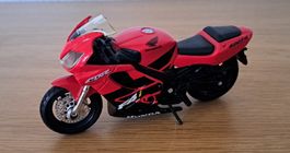 Honda CBR 600 F4 i / Maisto 1:18