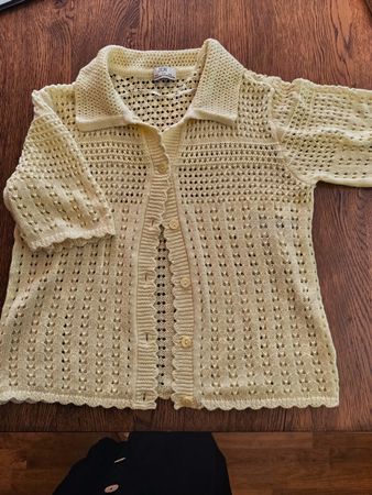 Hellgelbe(Buttergelb)Strickjacke,M
