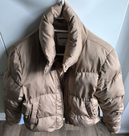 Schöne Winterjacke mit leichtem Glanz von Zebra Gr. XS