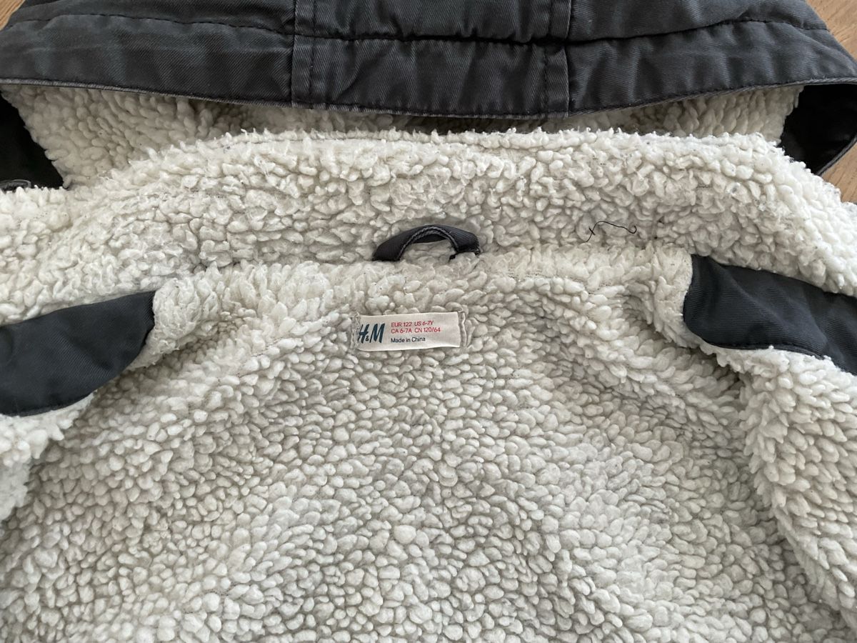 H&M Jacken: Kinderjacke H&M Grösse 122 – Gebraucht aus Weinfelden von fse_9bk7 6