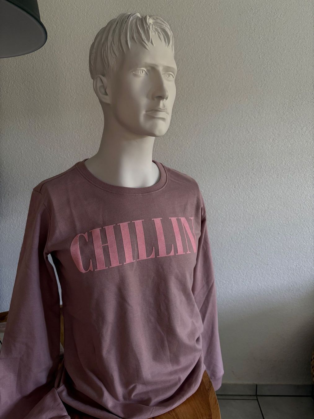 Pullover & Sweatshirts: Trendiger Mädchen Pullover "Chillin" Grösse 152 / 158 – Neu und originalverpackt aus Holziken von Fisherpoint_Gonseth 2