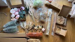 Diverse Trockenblumen und Kunstblumen zum dekorieren