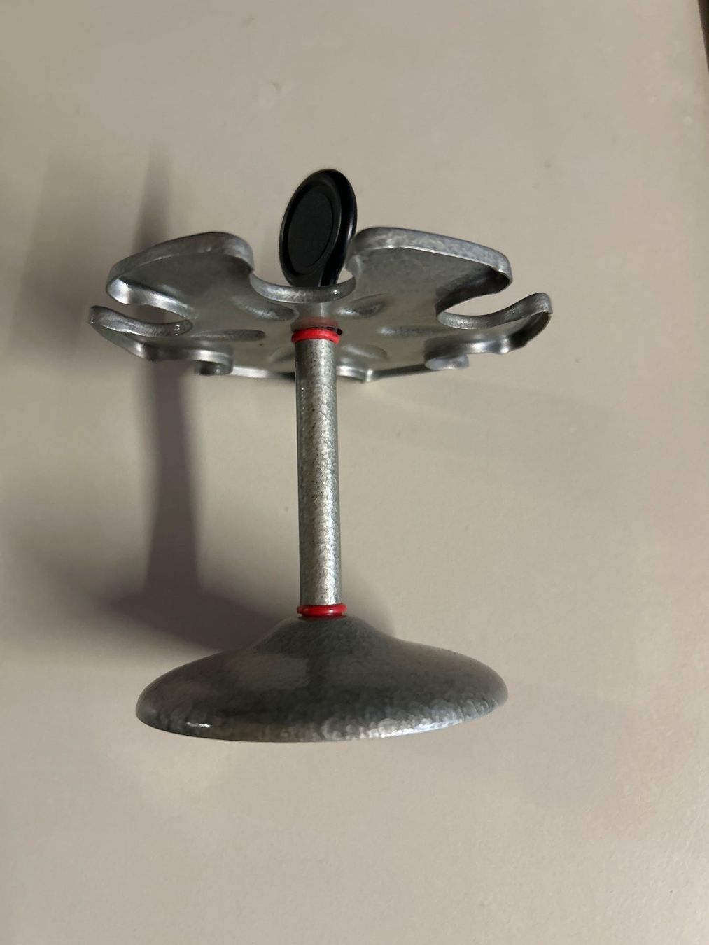 Supporti a parete: Stempelhalter, Metall, 6 Arme - antik – Usato da Villnachern venduto da RicardoMary 1