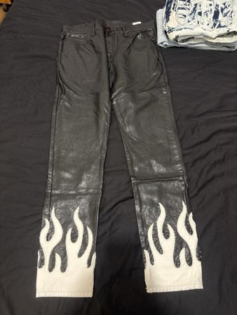 Pantaloni in pelle taglia 32