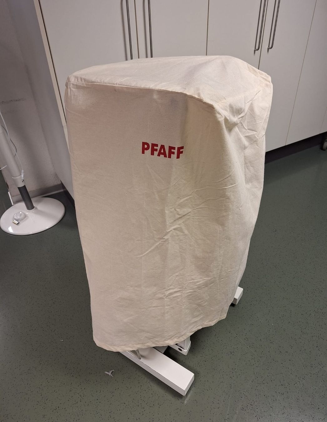 Pfaff Ferri da stiro: Pfaff Mange 580 – Usato da Schwarzenegg venduto da musi09 3