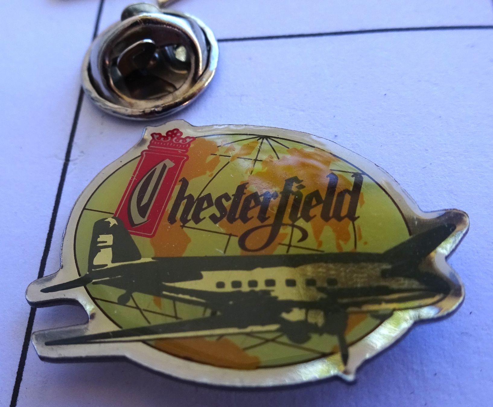 Placchette & Badge: Pin Rauchen Chersterfield  Flugzeug – Usato da Utzenstorf venduto da BUtter81