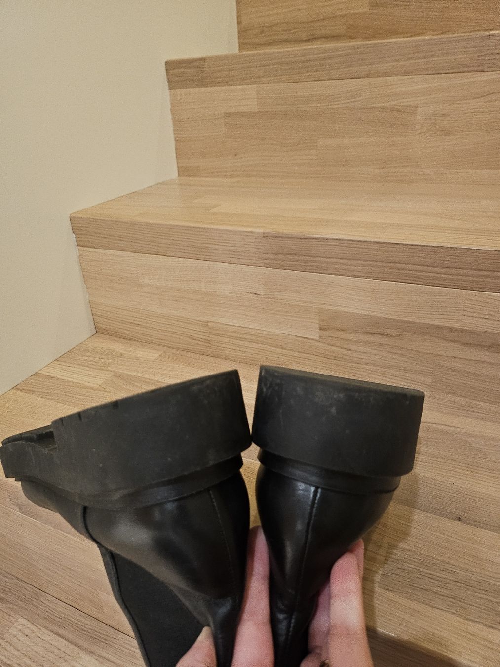 H&M Damenschuhe: Schwarze Chunky Boots von H&M echtleder gr.42 – Gebraucht aus Allschwil von na.wi.90 2