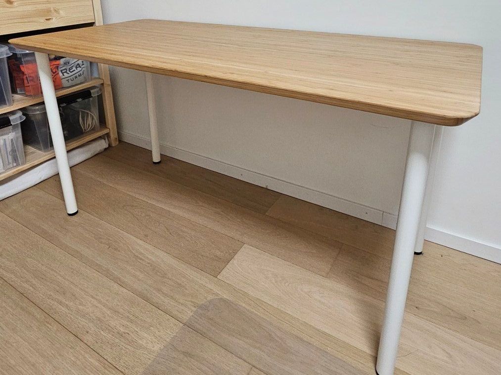 Ikea Scrivanie: Bureau – Usato da Lausanne venduto da jra_687c