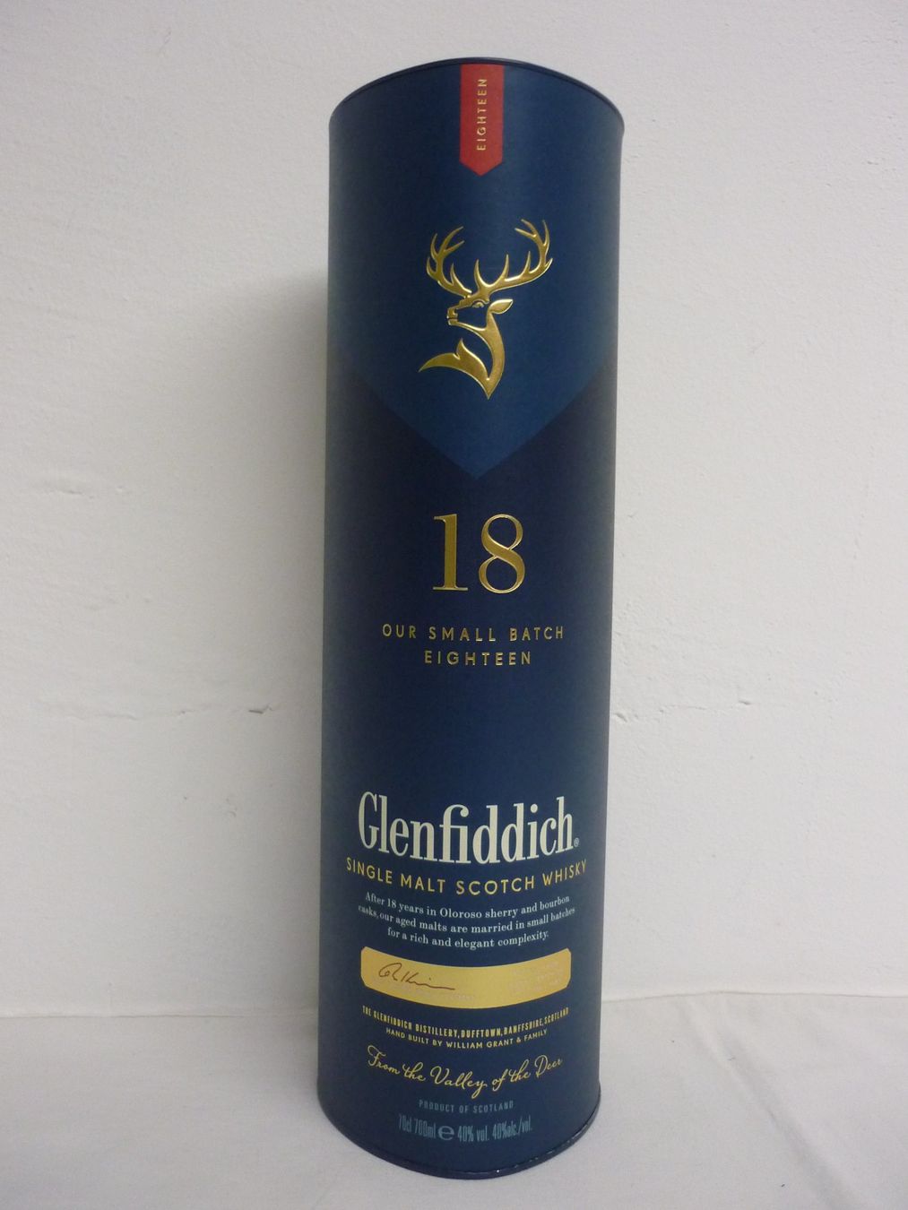 Glenfiddich Bevande alcoliche: Glenfiddich 18 Small Batch - Singel Malt Scotch Whisky – Nuovo e nell'imballaggio originale da Maienfeld venduto da John13 2