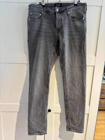 Herren Jeans Jack Jones Slim Glenn  Grösse 32/34 ungerragen 