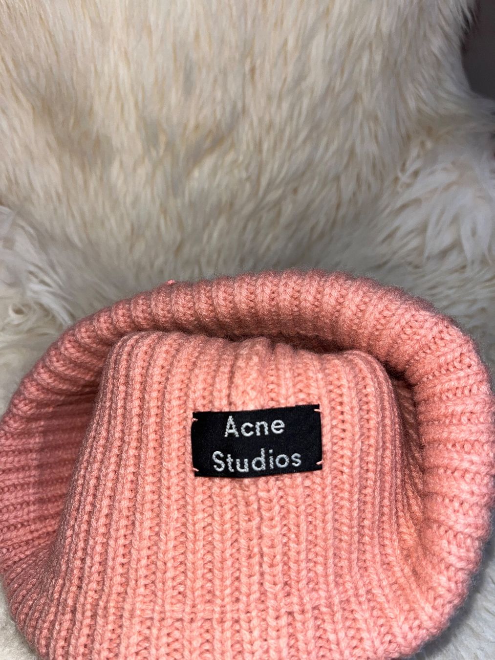 Copricapi, berretti & cappellini: Acne Studios Gerippte Mütze mit Gesicht-Patch rosa – Usato da Riet (Neftenbach) venduto da kim_gfw6 4