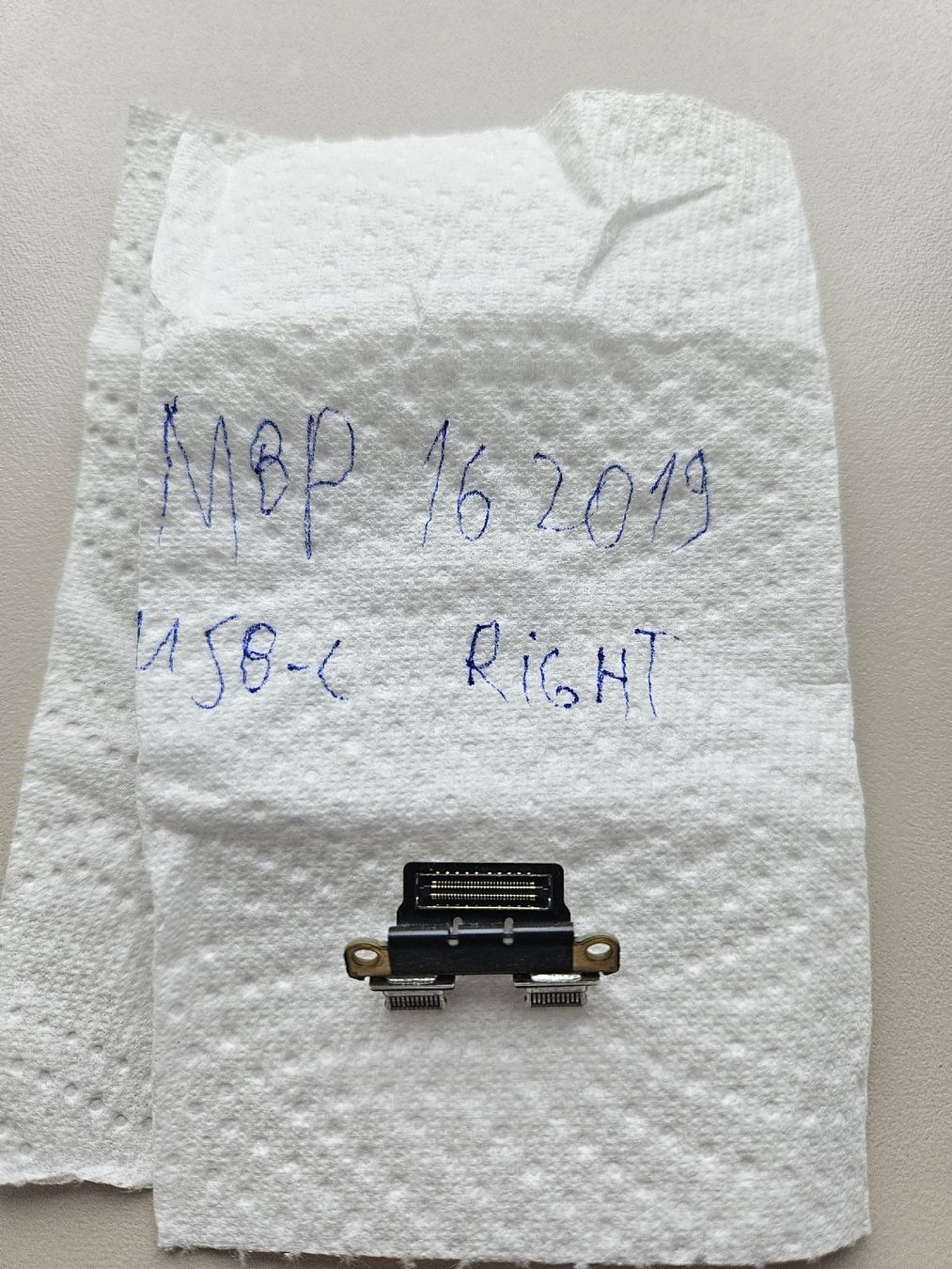 Apple Notebooks: usb-c Gerät von Apple MacBook Pro 16 Zoll 2019 – Gebraucht aus Biberist von Volo28