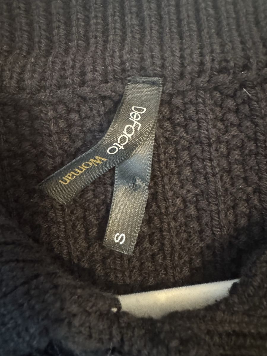 T-shirt: Schwarze Strickshirt von Defacto, Grösse S. – Nuovo e nell'imballaggio originale da Neuenegg venduto da mel_5pnq 3